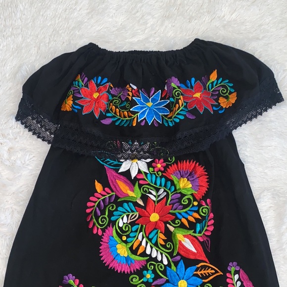 Mexican Peasant Off Shoulder Embroidered Dress - Picture 2 of 5